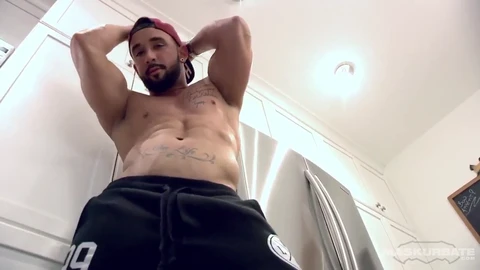 La masturbation, musculaire, un beau gosse musclé