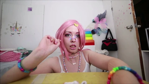 Te transformant en ma mignonne poupée en couche